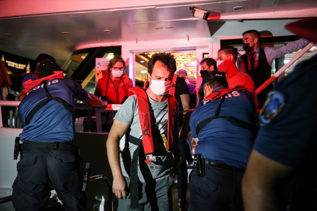 İstanbul Boğazı'nda COVID-19 denetimi